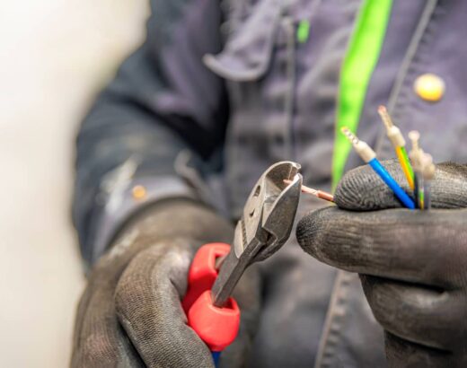 How To Safely Use Wire Cutters?