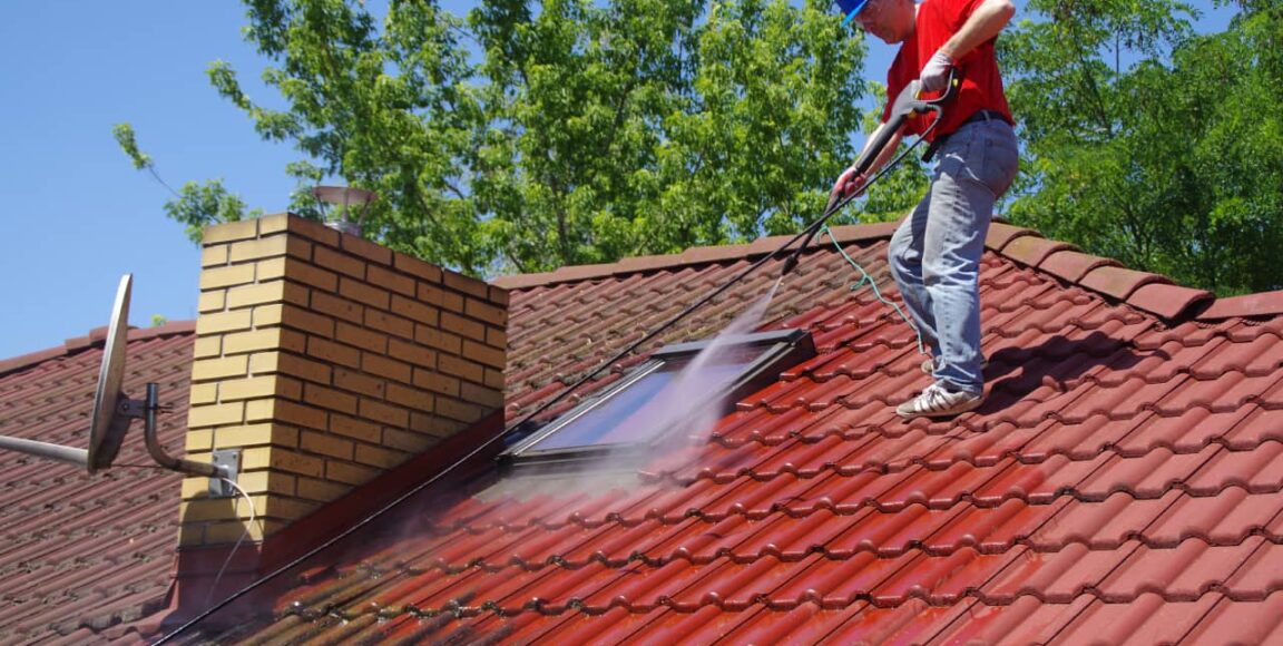 5 Ways To Clean Roof Stains