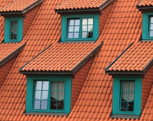 10 Crucial Factors to Consider When Choosing a Roofing Material