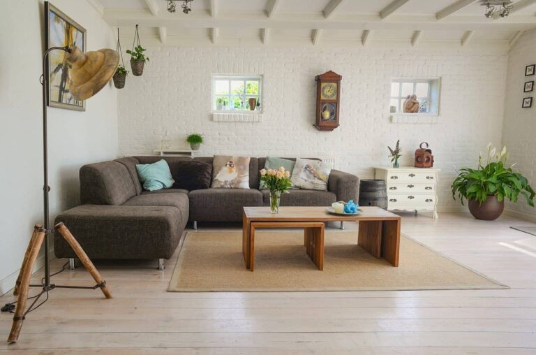 Essential Living Room Decorating Tips