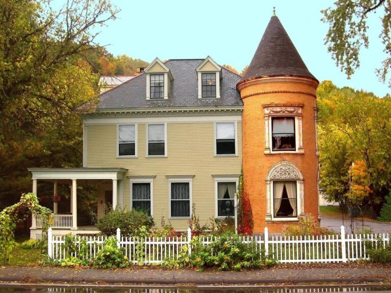 What Are Colonial-Revival Style Homes